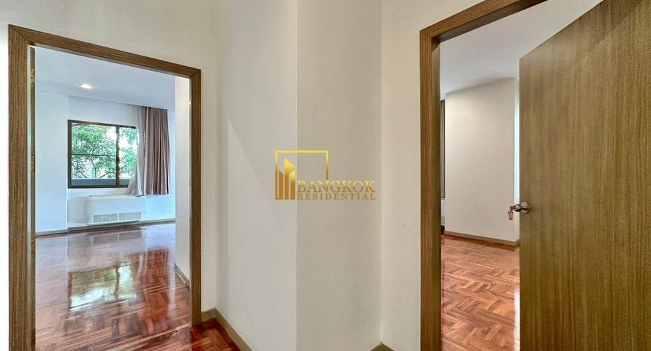 For rent 3 bedrooms apartment in Khlong Toei, Bangkok