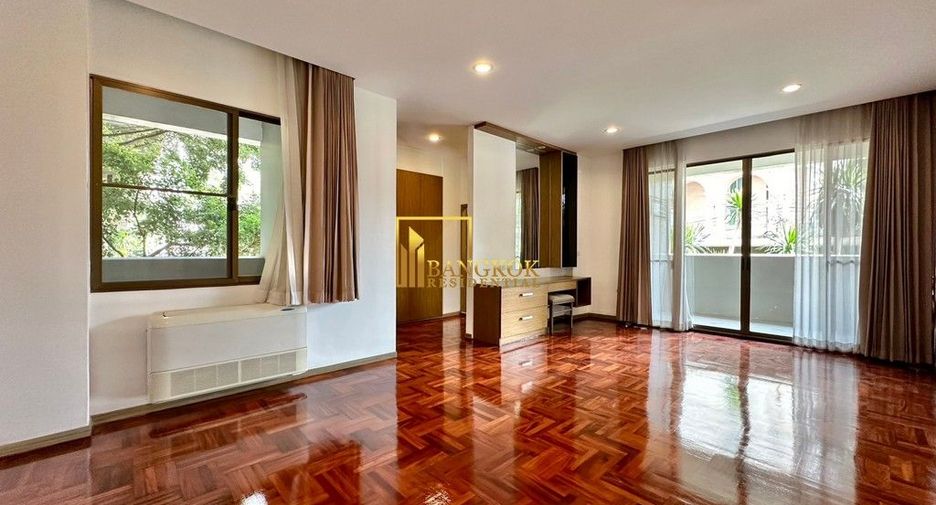 For rent 3 bedrooms apartment in Khlong Toei, Bangkok