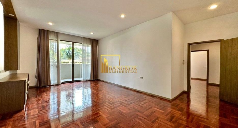 For rent 3 bedrooms apartment in Khlong Toei, Bangkok
