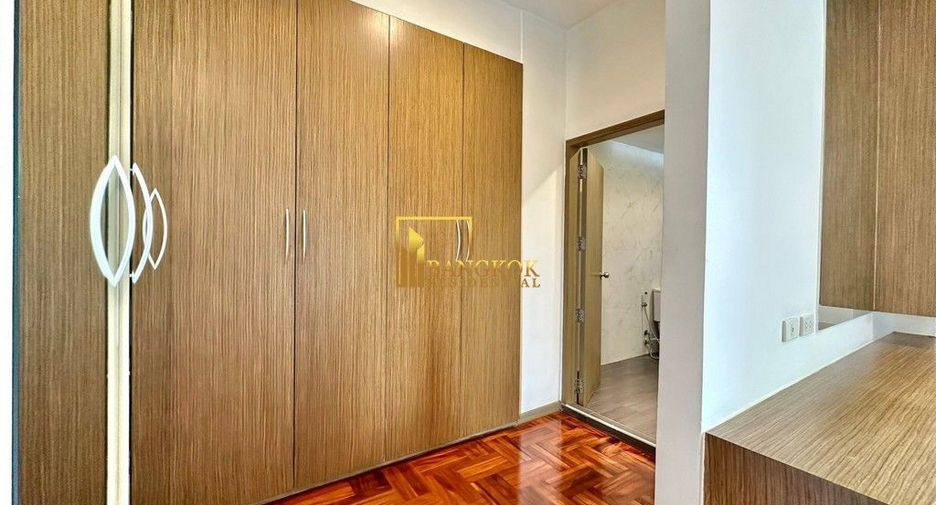 For rent 3 bedrooms apartment in Khlong Toei, Bangkok