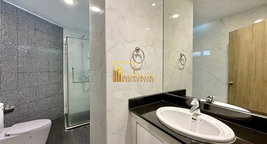 For rent 3 bedrooms apartment in Khlong Toei, Bangkok