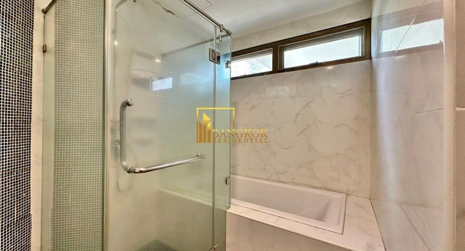 For rent 3 bedrooms apartment in Khlong Toei, Bangkok