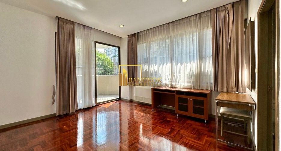 For rent 3 bedrooms apartment in Khlong Toei, Bangkok