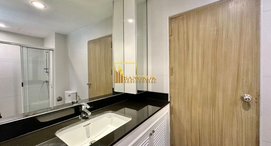 For rent 3 bedrooms apartment in Khlong Toei, Bangkok