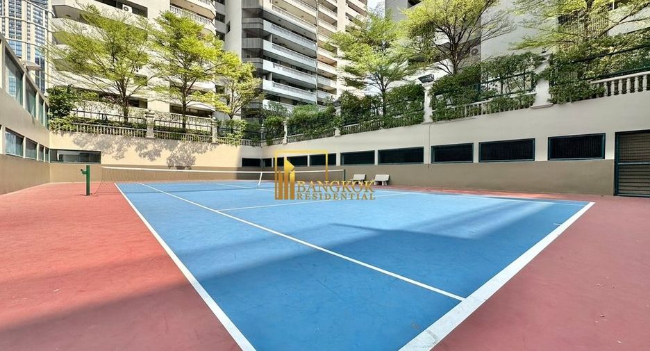For rent 3 bedrooms apartment in Khlong Toei, Bangkok