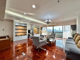 For rent 4 bedrooms apartment in Watthana, Bangkok