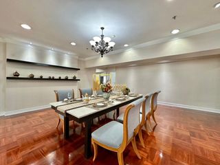 For rent 4 bedrooms apartment in Watthana, Bangkok