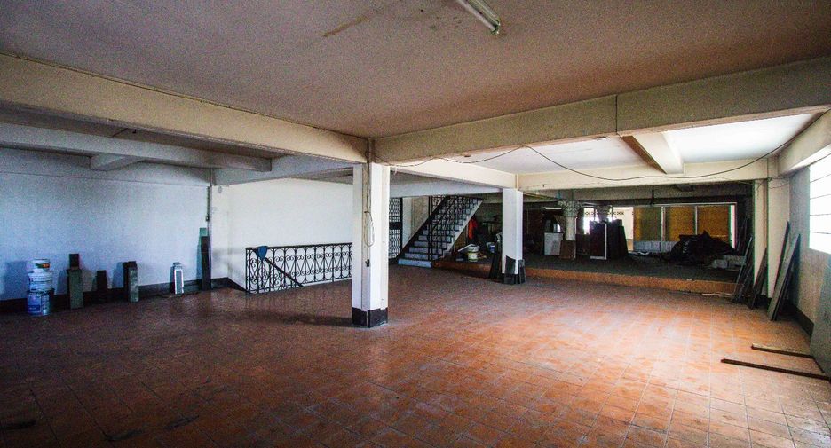 For sale retail Space in Mueang Samut Prakan, Samut Prakan