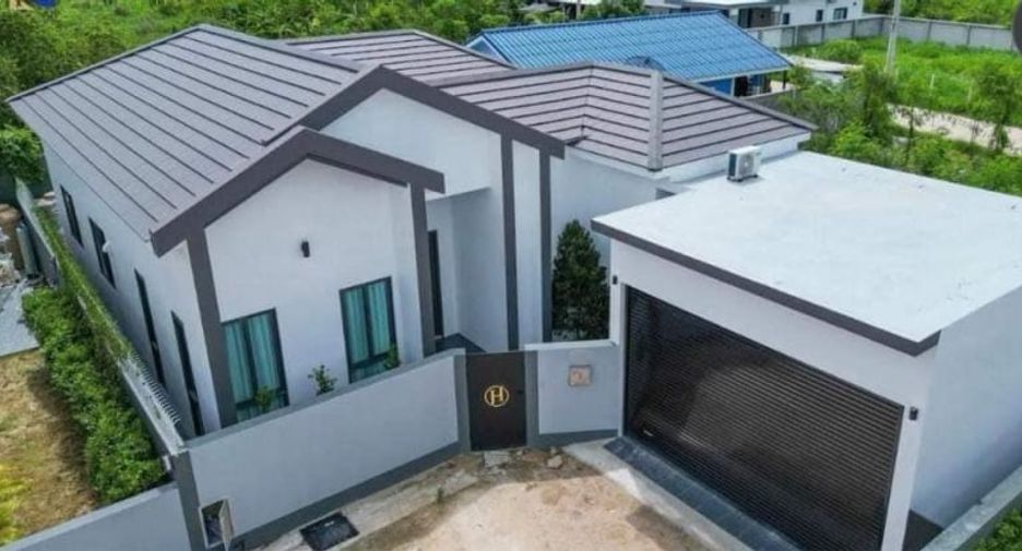 For sale 3 bed house in Bang Lamung, Chonburi