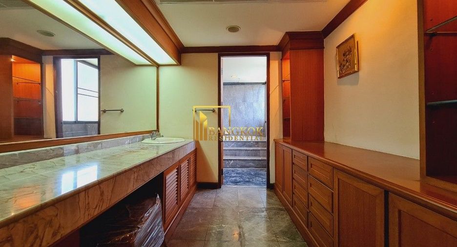 Apartamento en alquiler de 4 habitaciones en Watthana, Bangkok