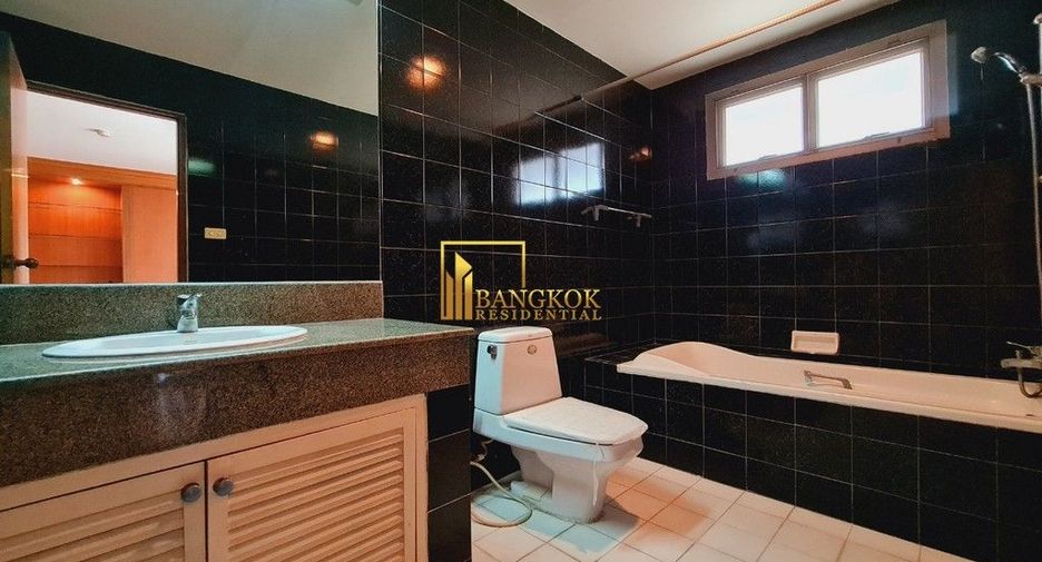 Apartamento en alquiler de 4 habitaciones en Watthana, Bangkok