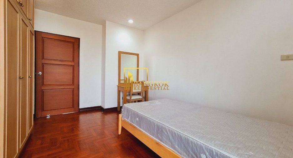 For rent 2 bedrooms apartment in Watthana, Bangkok