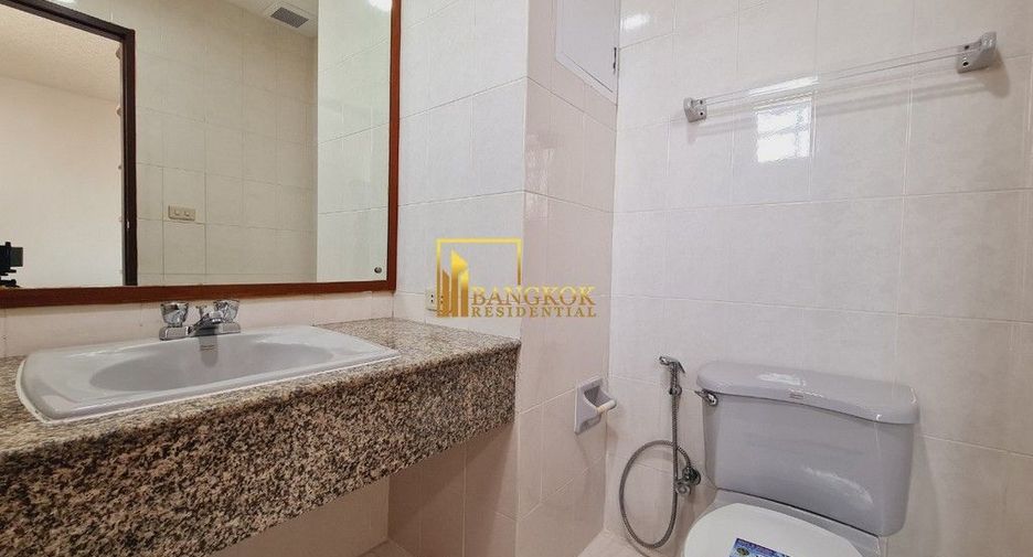 For rent 2 bedrooms apartment in Watthana, Bangkok