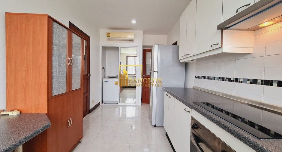 For rent 2 bedrooms apartment in Watthana, Bangkok