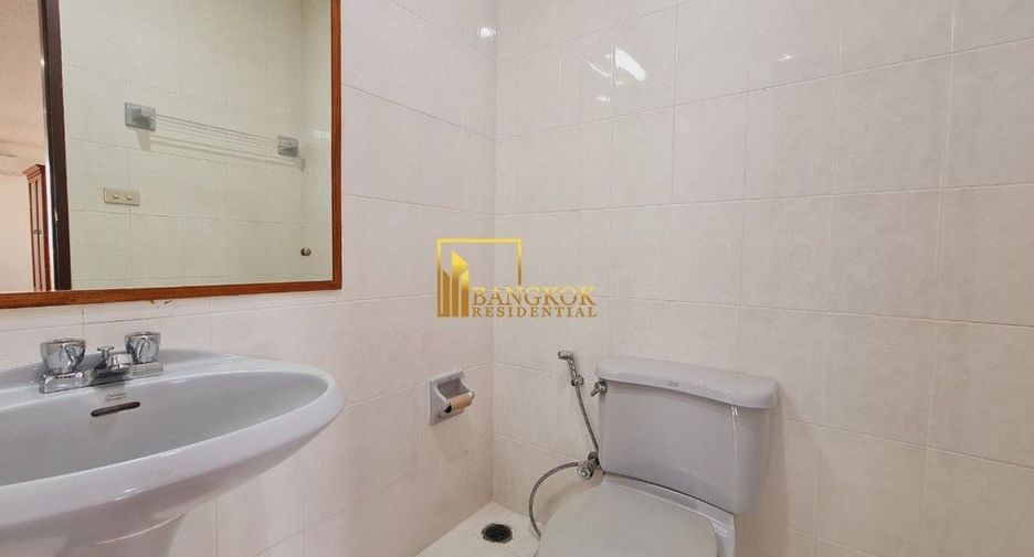 For rent 2 bedrooms apartment in Watthana, Bangkok