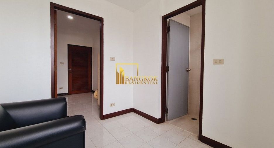 For rent 2 bedrooms apartment in Watthana, Bangkok