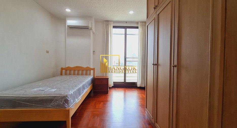 For rent 2 bedrooms apartment in Watthana, Bangkok