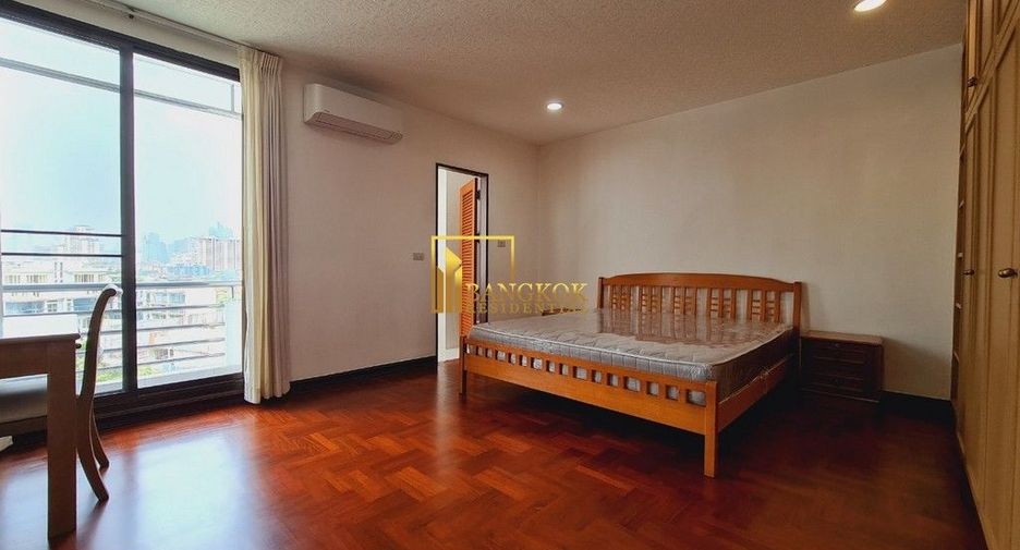 For rent 2 bedrooms apartment in Watthana, Bangkok