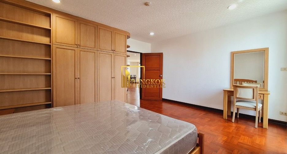 For rent 2 bedrooms apartment in Watthana, Bangkok