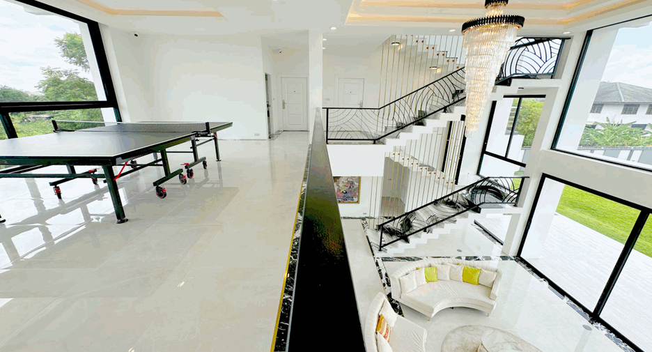 For sale 8 bedrooms house in Don Mueang, Bangkok