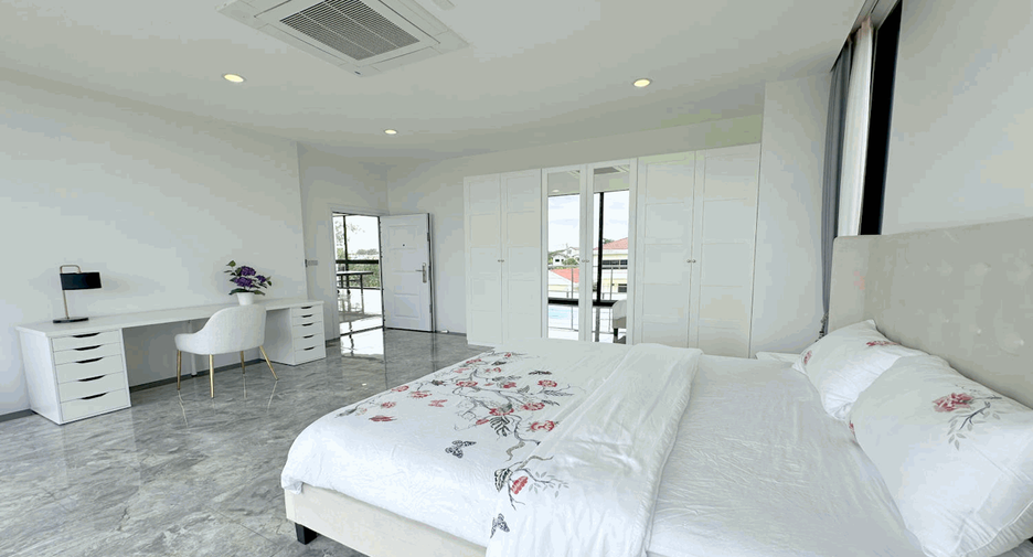 For sale 8 bedrooms house in Don Mueang, Bangkok