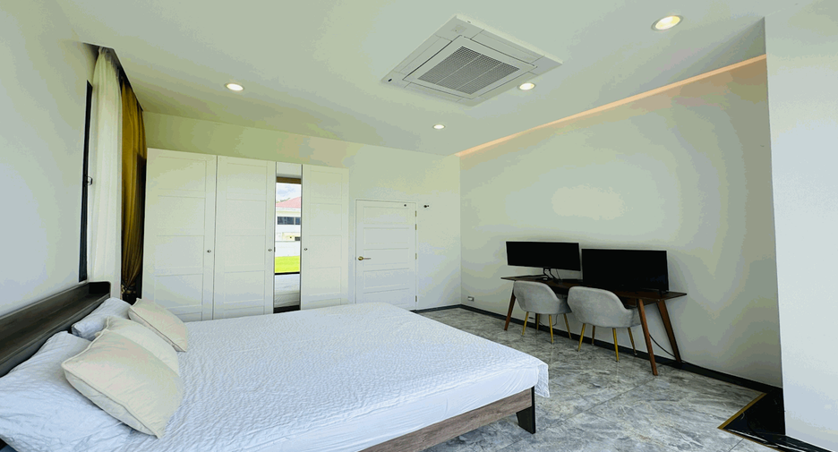 For sale 8 bedrooms house in Don Mueang, Bangkok