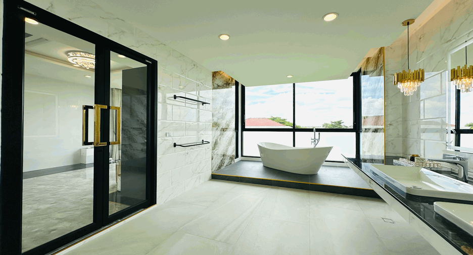 For sale 8 bedrooms house in Don Mueang, Bangkok