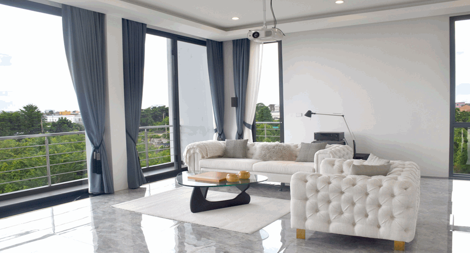 For sale 8 bedrooms house in Don Mueang, Bangkok