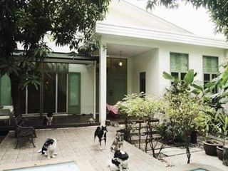 For sale 3 bedrooms house in Phaya Thai, Bangkok