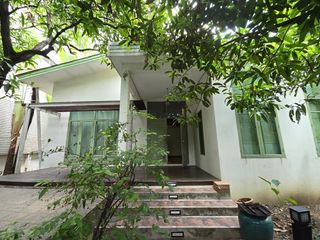 For sale 3 bedrooms house in Phaya Thai, Bangkok