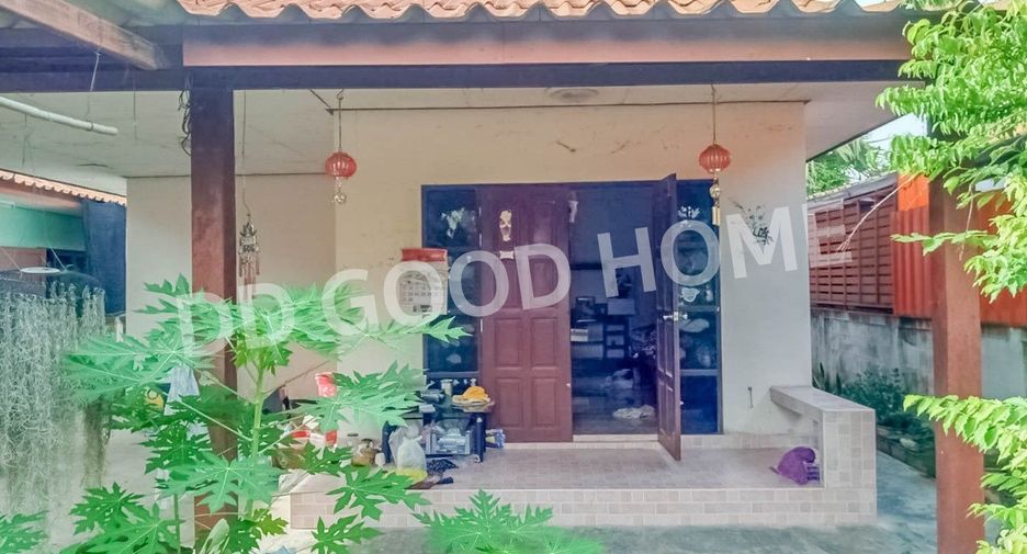 For sale 2 bed townhouse in Khao Yoi, Phetchaburi