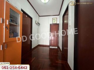 For sale 4 ベッドルーム house in Sam Phran, Nakhon Pathom