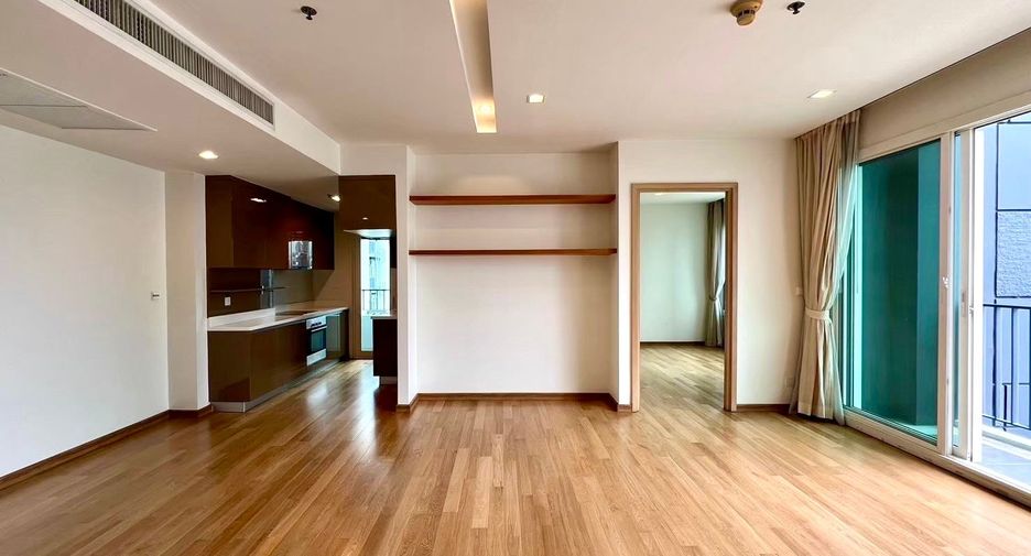 For sale 3 bedrooms condo in Khlong Toei, Bangkok