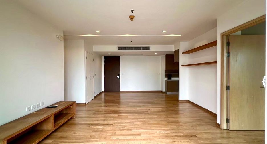 For sale 3 bedrooms condo in Khlong Toei, Bangkok
