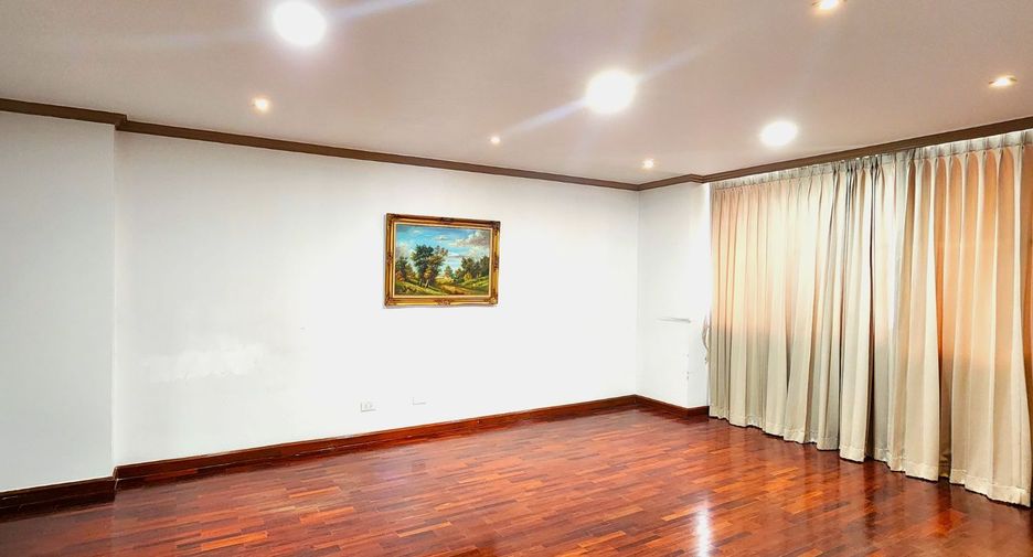 For rent and for sale 3 bedrooms condo in Watthana, Bangkok