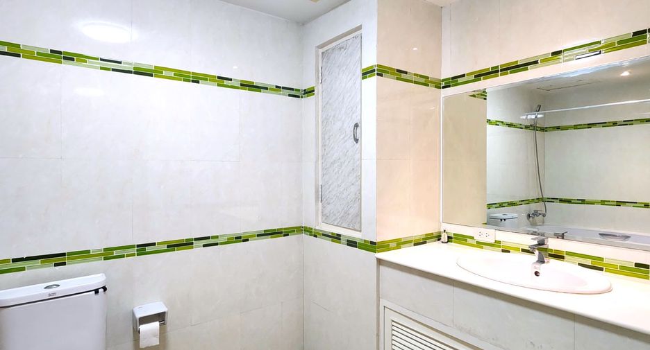 For rent and for sale 3 bedrooms condo in Watthana, Bangkok