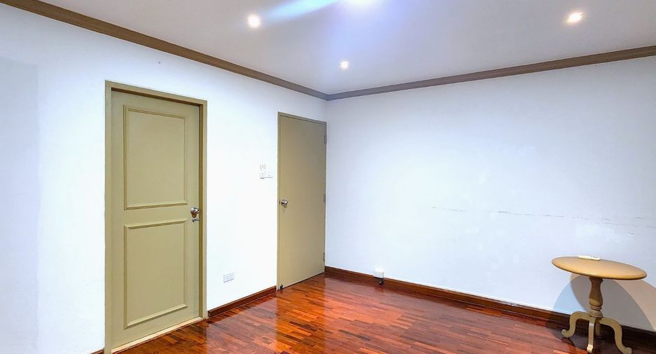 For rent and for sale 3 bedrooms condo in Watthana, Bangkok