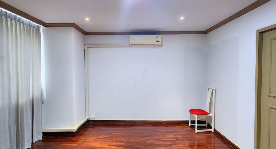 For rent and for sale 3 bedrooms condo in Watthana, Bangkok