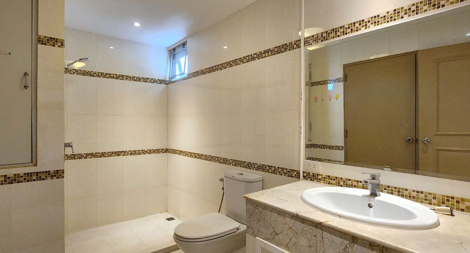 For rent and for sale 3 bedrooms condo in Watthana, Bangkok