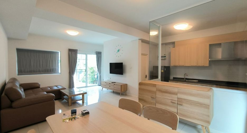 For rent 3 bed townhouse in Bang Phli, Samut Prakan