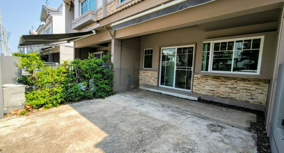 For rent 3 bed townhouse in Bang Phli, Samut Prakan