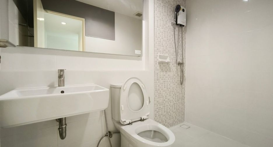 For rent 3 bed townhouse in Bang Phli, Samut Prakan
