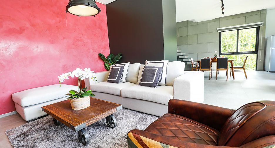 Villa en alquiler y en venta de 4 habitaciones en Mueang Phuket, Phuket