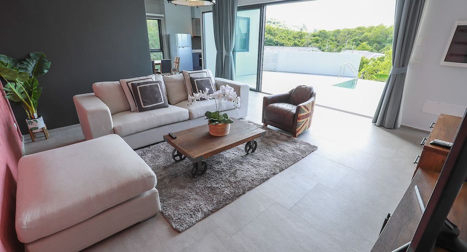 Villa en alquiler y en venta de 4 habitaciones en Mueang Phuket, Phuket