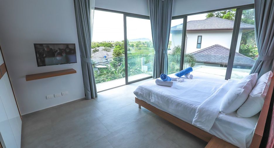 Villa en alquiler y en venta de 4 habitaciones en Mueang Phuket, Phuket