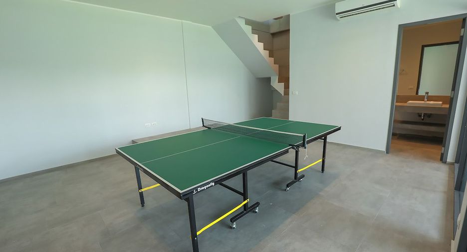 Villa en alquiler y en venta de 4 habitaciones en Mueang Phuket, Phuket