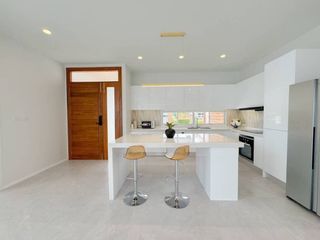 For rent 4 bedrooms house in San Kamphaeng, Chiang Mai