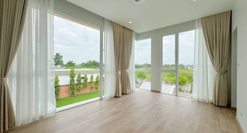 Haus zur Miete mit 4 Zimmer in San Kamphaeng, Chiang Mai