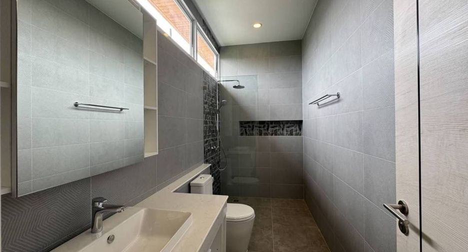 Haus zur Miete mit 4 Zimmer in San Kamphaeng, Chiang Mai