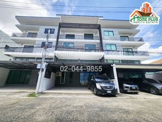 出售 5 卧室 商业空间 在 Phra Khanong, 曼谷
